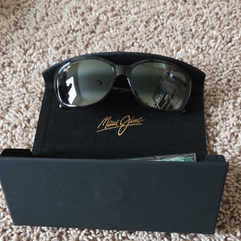 NIB Maui Jim Koki Beach Black Sunglasses With Rose Lens